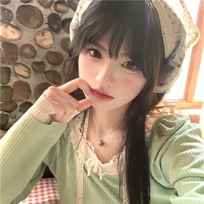 四个孩子走进银行